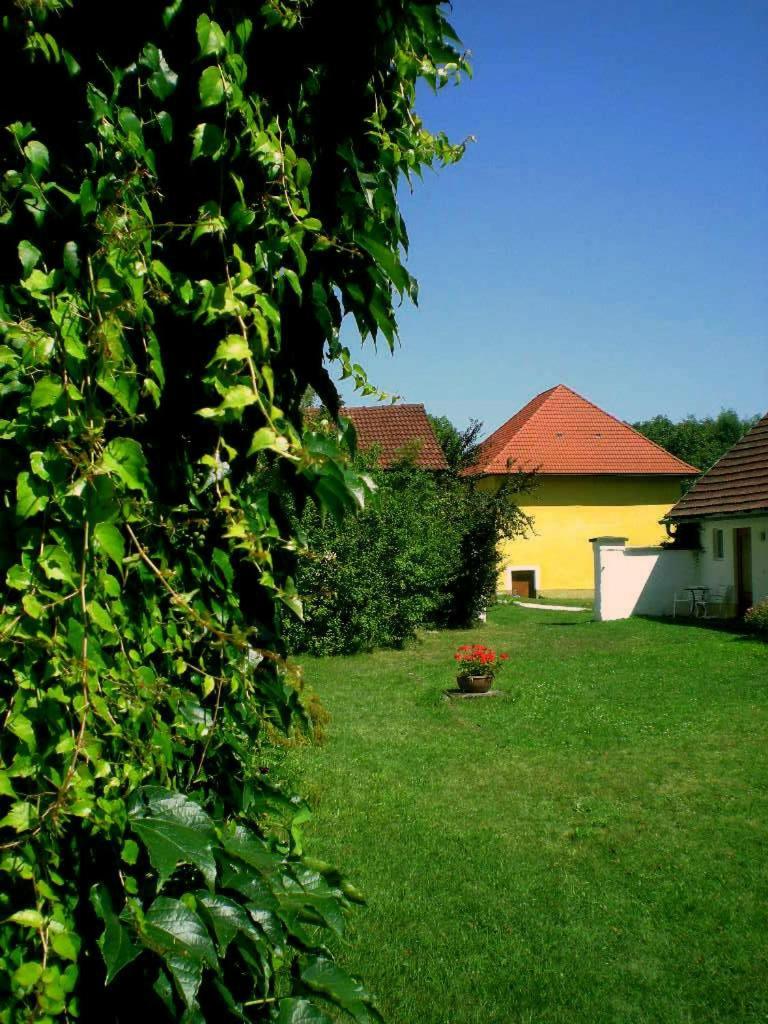 Skorianzhof Hotel Eberndorf Buitenkant foto